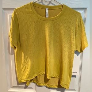 Lululemon women’s shirt